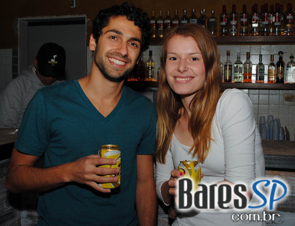 Trio Virgulino embalou a noite de quarta-feira com muito forró no Canto da Ema Trio Virgulino embalou a noite de quarta-feira com muito forró no Canto da Ema