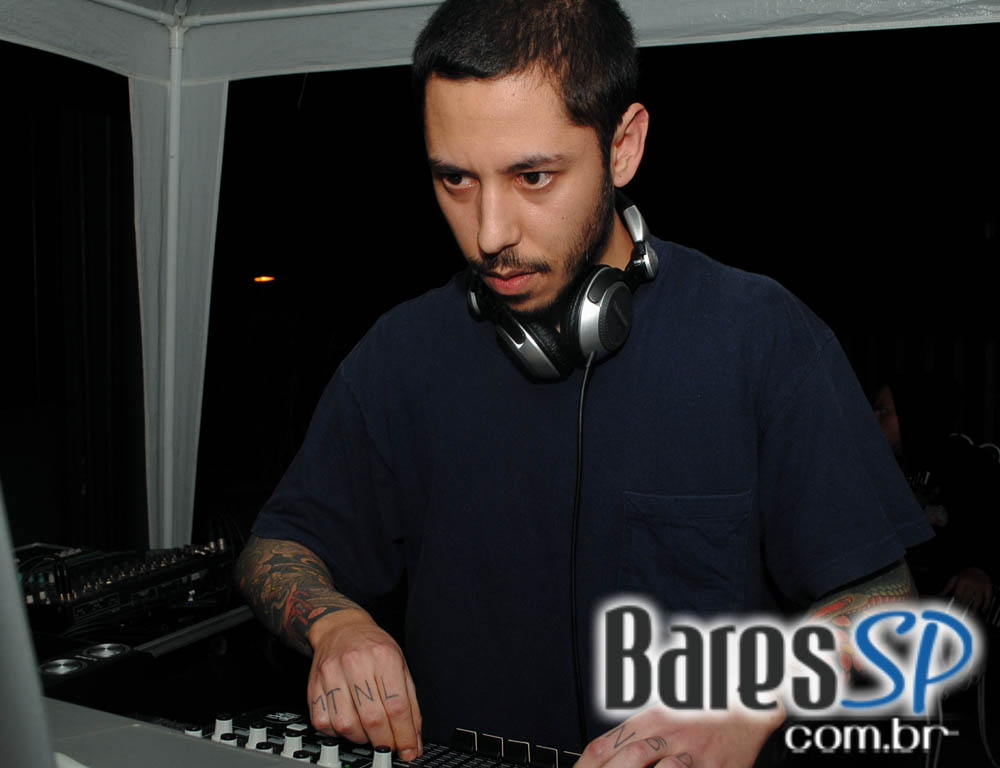 Lions Nightclub embalou o domingo com Metanol FM e Goth-Trad Music Official Lions Nightclub embalou o domingo com Metanol FM e Goth-Trad Music Official