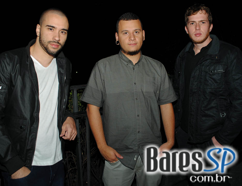 Lions Nightclub embalou o domingo com Metanol FM e Goth-Trad Music Official Lions Nightclub embalou o domingo com Metanol FM e Goth-Trad Music Official