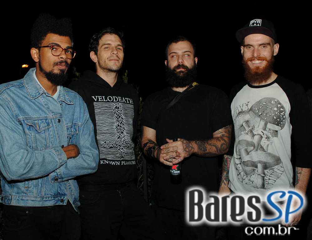 Lions Nightclub embalou o domingo com Metanol FM e Goth-Trad Music Official Lions Nightclub embalou o domingo com Metanol FM e Goth-Trad Music Official