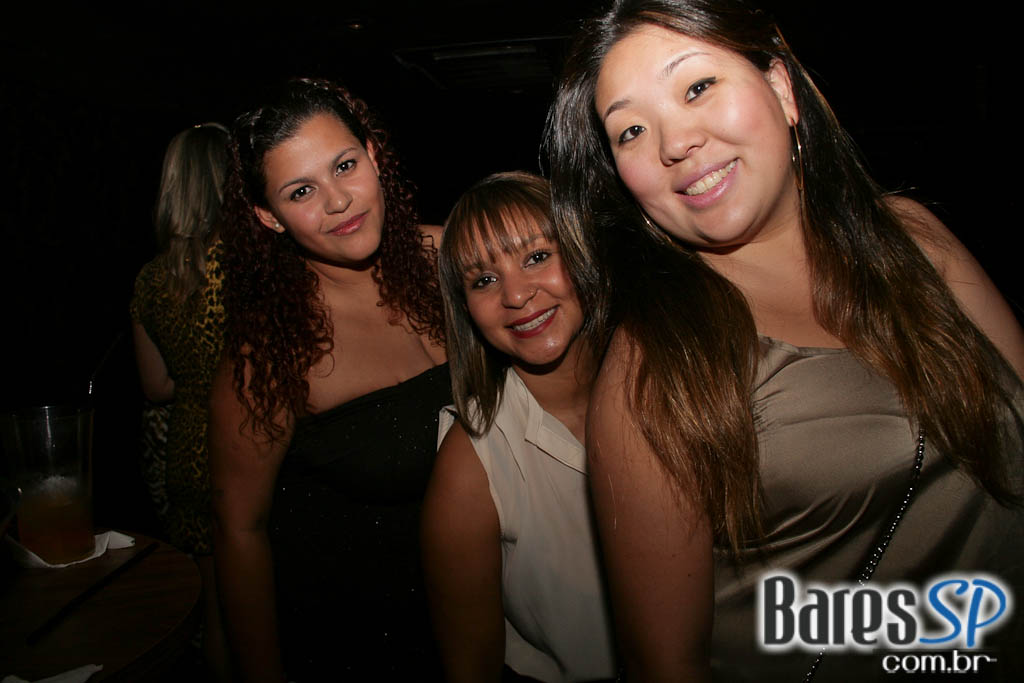 Mr. Catra comandou a quinta-feira com muito funk no Baile da Outlaws Mr. Catra comandou a quinta-feira com muito funk no Baile da Outlaws