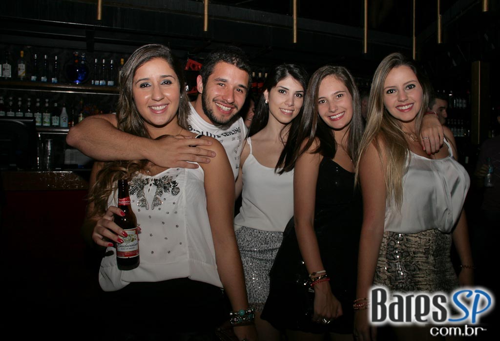 Mr. Catra comandou a quinta-feira com muito funk no Baile da Outlaws Mr. Catra comandou a quinta-feira com muito funk no Baile da Outlaws