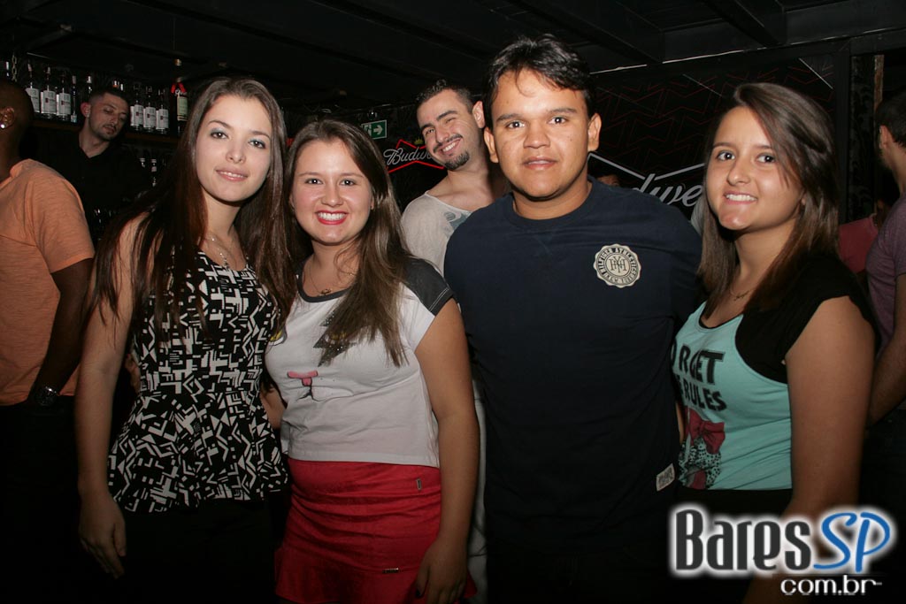 Mr. Catra comandou a quinta-feira com muito funk no Baile da Outlaws Mr. Catra comandou a quinta-feira com muito funk no Baile da Outlaws