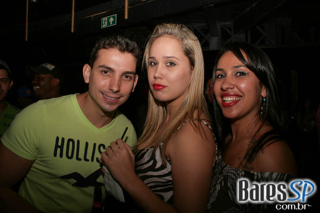 Mr. Catra comandou a quinta-feira com muito funk no Baile da Outlaws Mr. Catra comandou a quinta-feira com muito funk no Baile da Outlaws