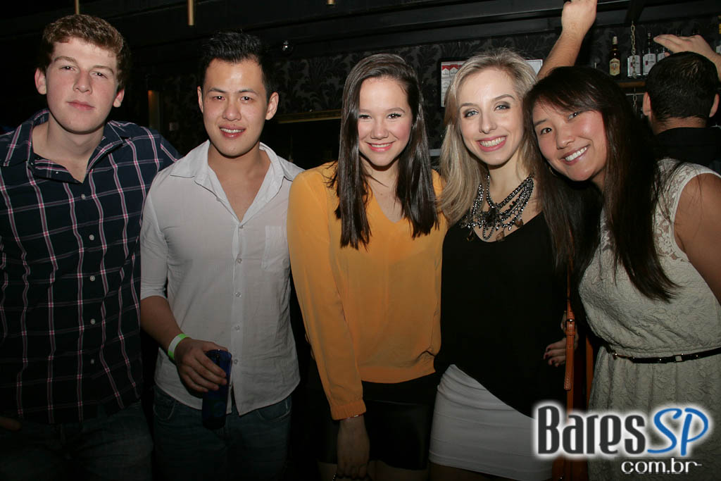 Mr. Catra comandou a quinta-feira com muito funk no Baile da Outlaws Mr. Catra comandou a quinta-feira com muito funk no Baile da Outlaws