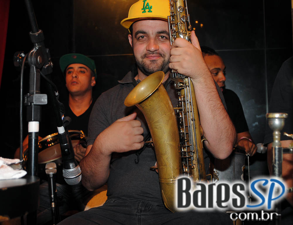 Ivo Meireles se apresentou no novo projeto do Bar Brahma Ivo Meireles se apresentou no novo projeto do Bar Brahma