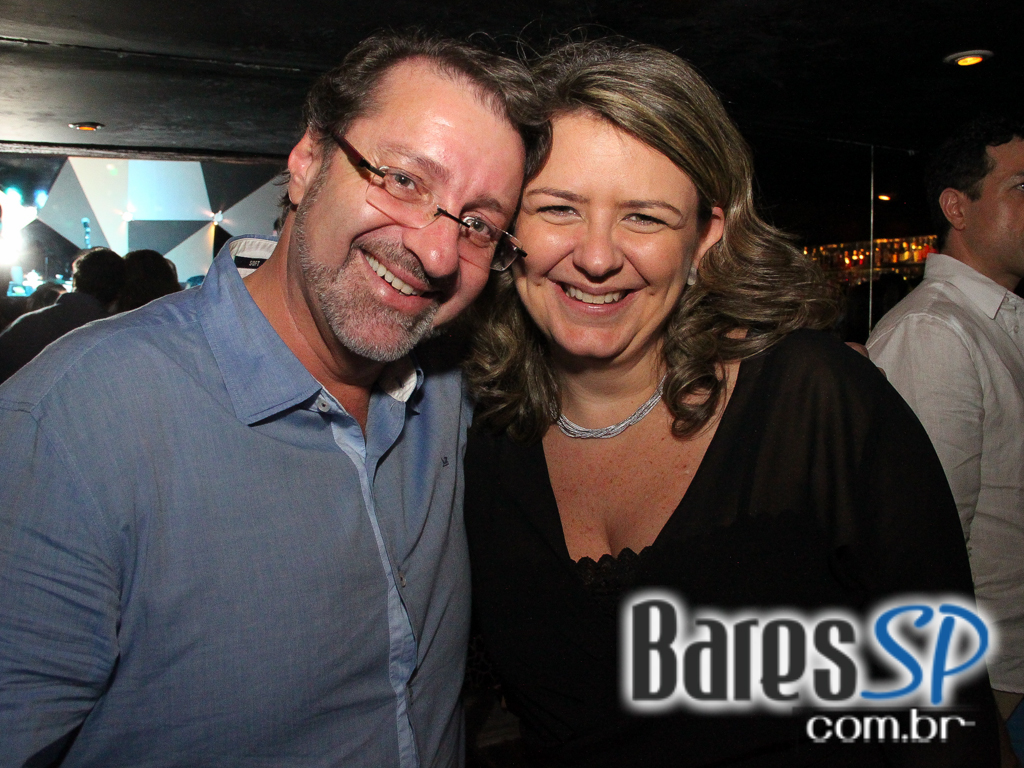 Apresentação de Hot Rocks e outras bandas no palco do Piove Apresentação de Hot Rocks e outras bandas no palco do Piove