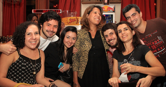 Bar D' Hotel Cambridge reinaugurou com happy hour temático 