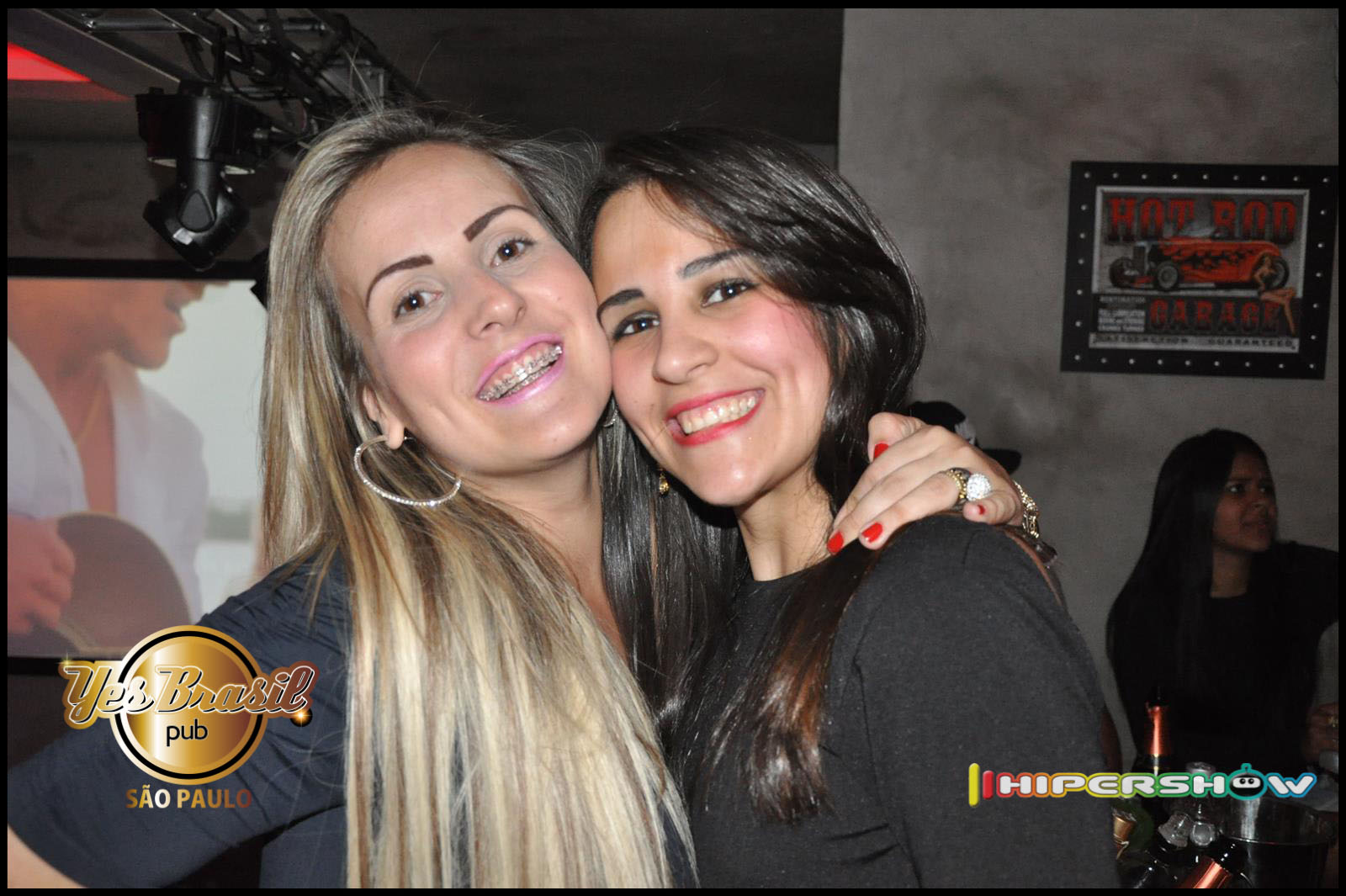 Edsonn e Enrique e Thiago Ferraz se apresentaram neste sábado no Yes Brasil Pub Edsonn e Enrique e Thiago Ferraz se apresentaram neste sábado no Yes Brasil Pub