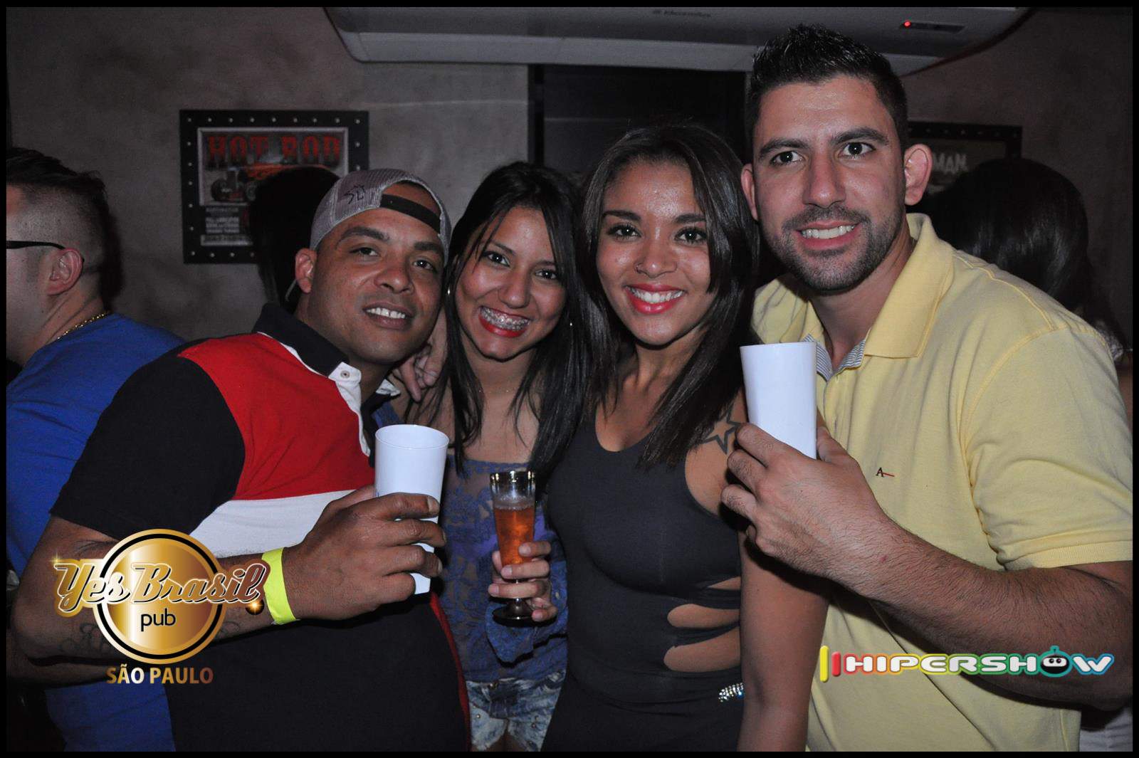 Edsonn e Enrique e Thiago Ferraz se apresentaram neste sábado no Yes Brasil Pub Edsonn e Enrique e Thiago Ferraz se apresentaram neste sábado no Yes Brasil Pub