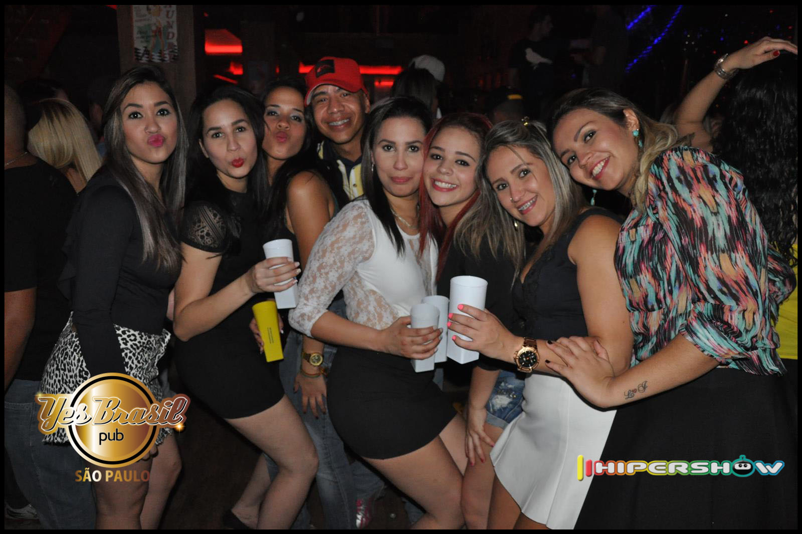 Edsonn e Enrique e Thiago Ferraz se apresentaram neste sábado no Yes Brasil Pub Edsonn e Enrique e Thiago Ferraz se apresentaram neste sábado no Yes Brasil Pub