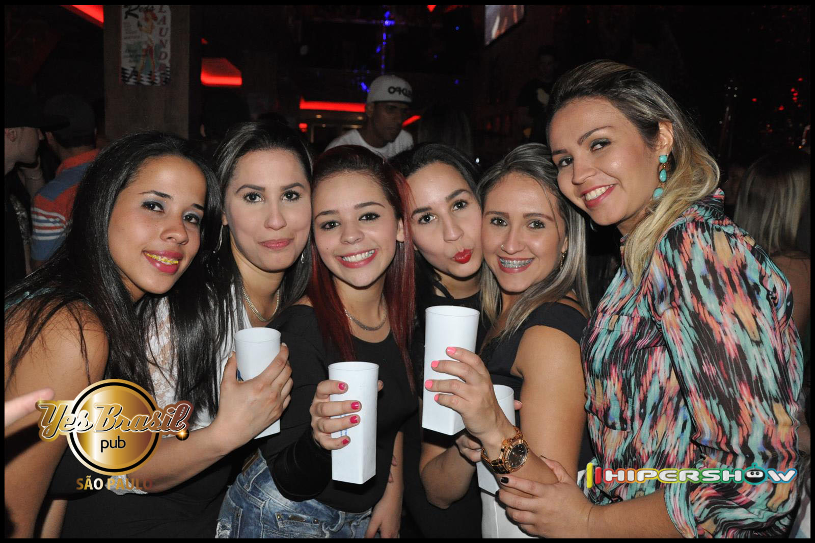 Edsonn e Enrique e Thiago Ferraz se apresentaram neste sábado no Yes Brasil Pub Edsonn e Enrique e Thiago Ferraz se apresentaram neste sábado no Yes Brasil Pub