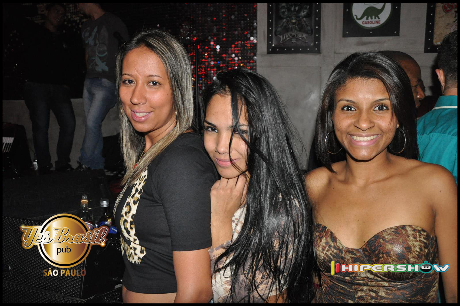 Edsonn e Enrique e Thiago Ferraz se apresentaram neste sábado no Yes Brasil Pub Edsonn e Enrique e Thiago Ferraz se apresentaram neste sábado no Yes Brasil Pub