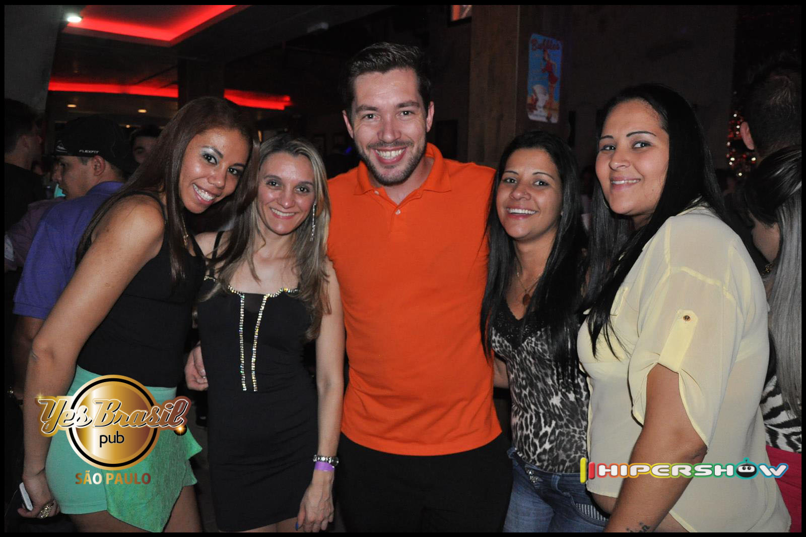 Edsonn e Enrique e Thiago Ferraz se apresentaram neste sábado no Yes Brasil Pub Edsonn e Enrique e Thiago Ferraz se apresentaram neste sábado no Yes Brasil Pub