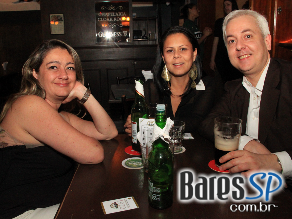 Cantora Mara Faria se apresentou no All Black com os sucessos do Jazz & Soul Cantora Mara Faria se apresentou no All Black com os sucessos do Jazz & Soul