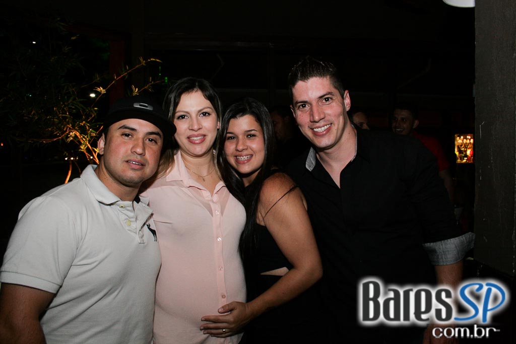 Noite Sertaneja aconteceu sob o comando de convidados no Maevva Bar Noite Sertaneja aconteceu sob o comando de convidados no Maevva Bar