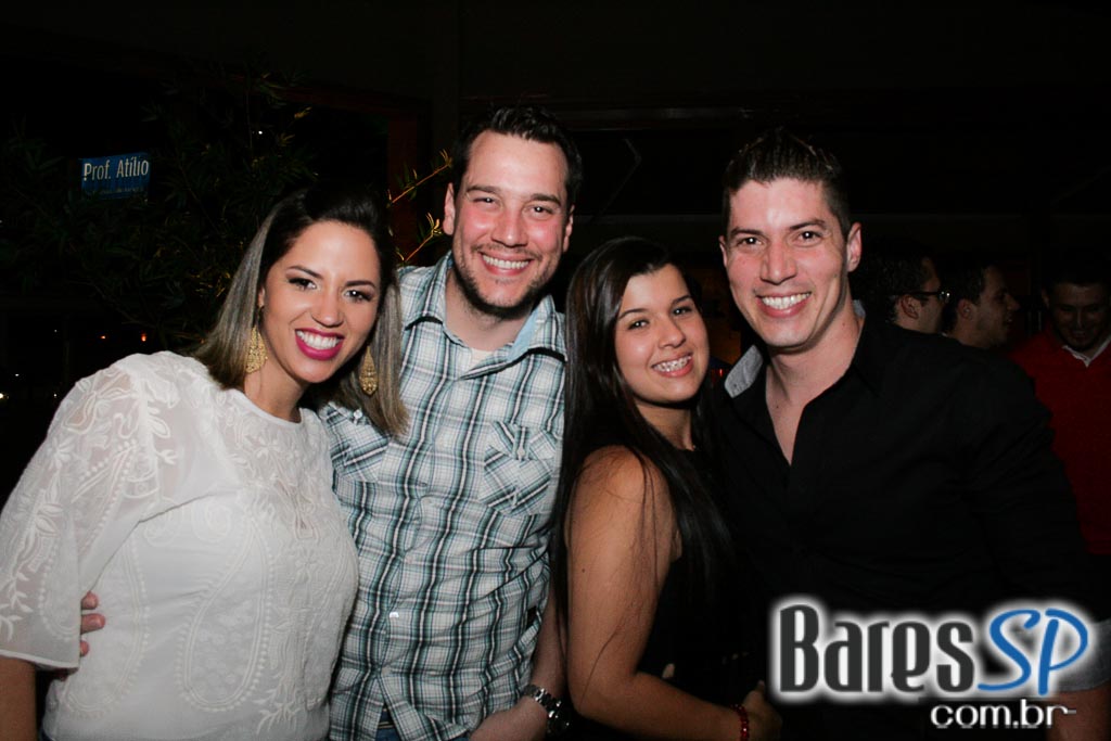 Noite Sertaneja aconteceu sob o comando de convidados no Maevva Bar Noite Sertaneja aconteceu sob o comando de convidados no Maevva Bar