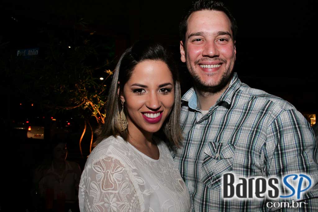 Noite Sertaneja aconteceu sob o comando de convidados no Maevva Bar Noite Sertaneja aconteceu sob o comando de convidados no Maevva Bar