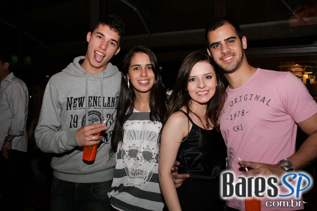 Noite Sertaneja aconteceu sob o comando de convidados no Maevva Bar Noite Sertaneja aconteceu sob o comando de convidados no Maevva Bar