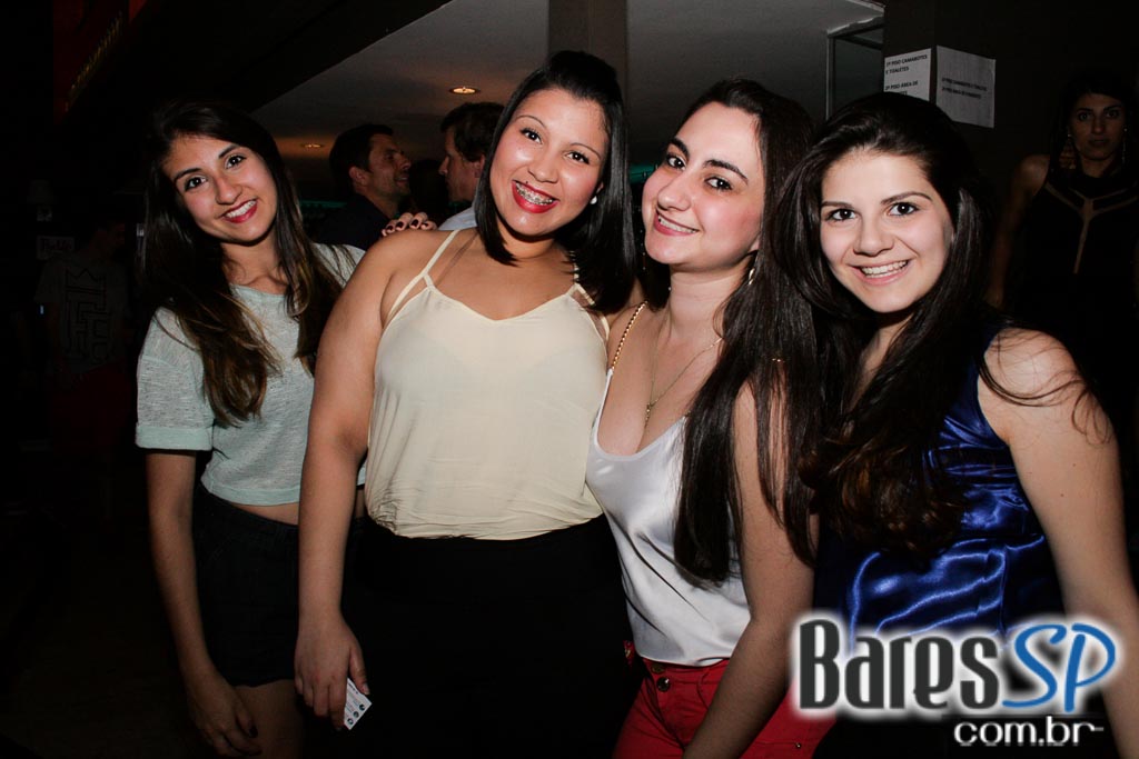 Noite Sertaneja aconteceu sob o comando de convidados no Maevva Bar Noite Sertaneja aconteceu sob o comando de convidados no Maevva Bar