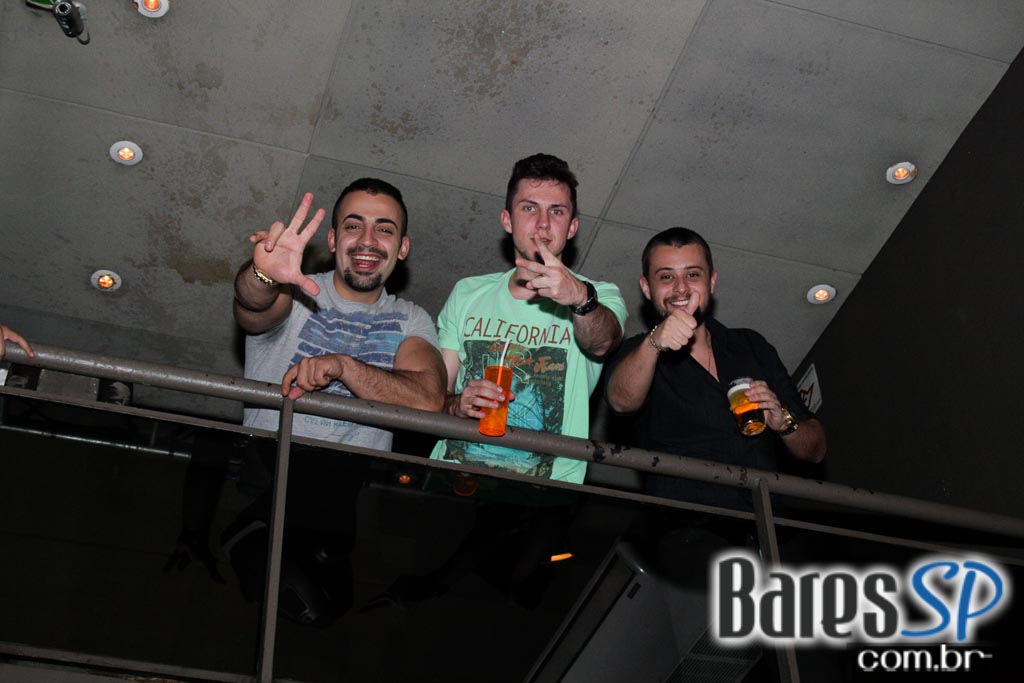 Noite Sertaneja aconteceu sob o comando de convidados no Maevva Bar Noite Sertaneja aconteceu sob o comando de convidados no Maevva Bar