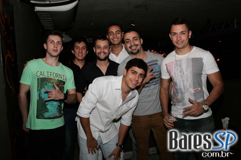 Noite Sertaneja aconteceu sob o comando de convidados no Maevva Bar Noite Sertaneja aconteceu sob o comando de convidados no Maevva Bar