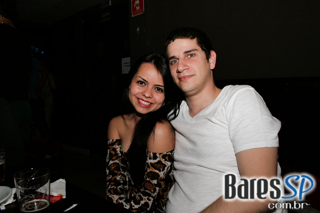 Noite Sertaneja aconteceu sob o comando de convidados no Maevva Bar Noite Sertaneja aconteceu sob o comando de convidados no Maevva Bar