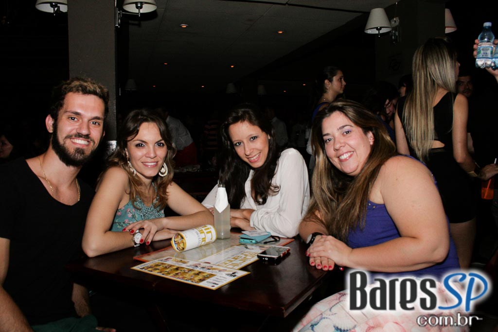 Noite Sertaneja aconteceu sob o comando de convidados no Maevva Bar Noite Sertaneja aconteceu sob o comando de convidados no Maevva Bar