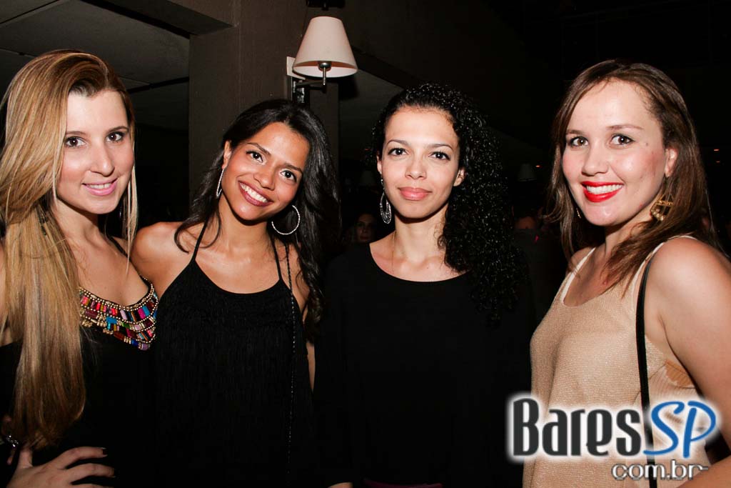 Noite Sertaneja aconteceu sob o comando de convidados no Maevva Bar Noite Sertaneja aconteceu sob o comando de convidados no Maevva Bar