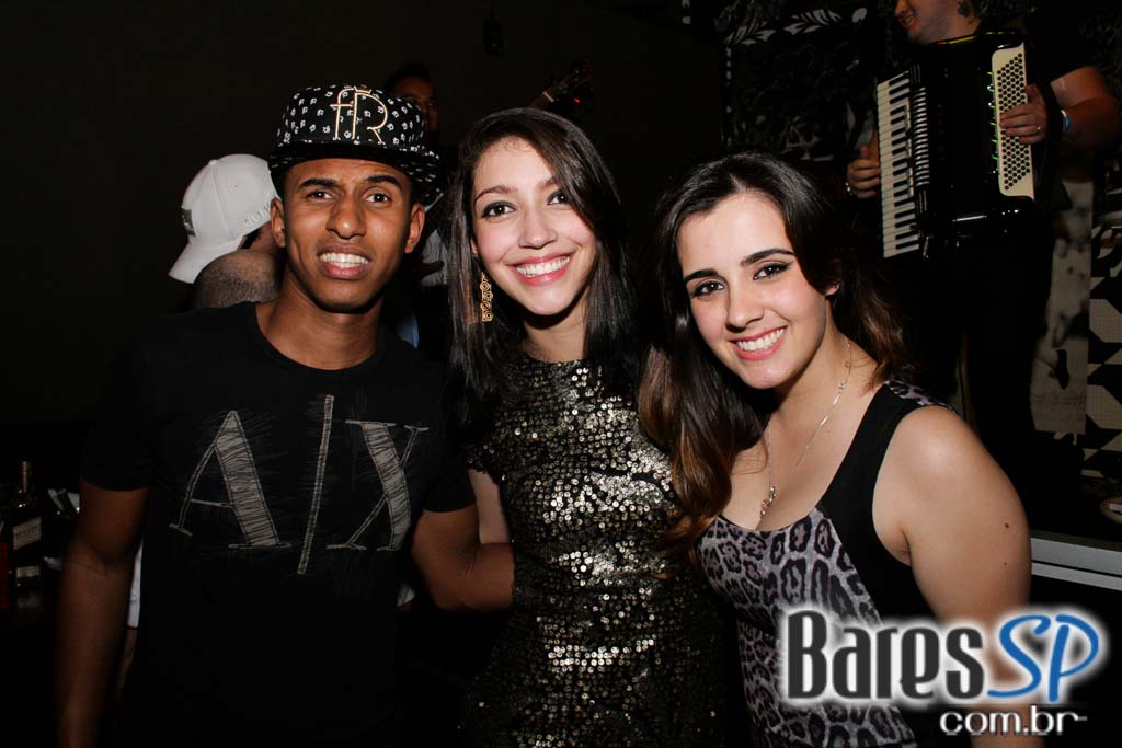 Noite Sertaneja aconteceu sob o comando de convidados no Maevva Bar Noite Sertaneja aconteceu sob o comando de convidados no Maevva Bar