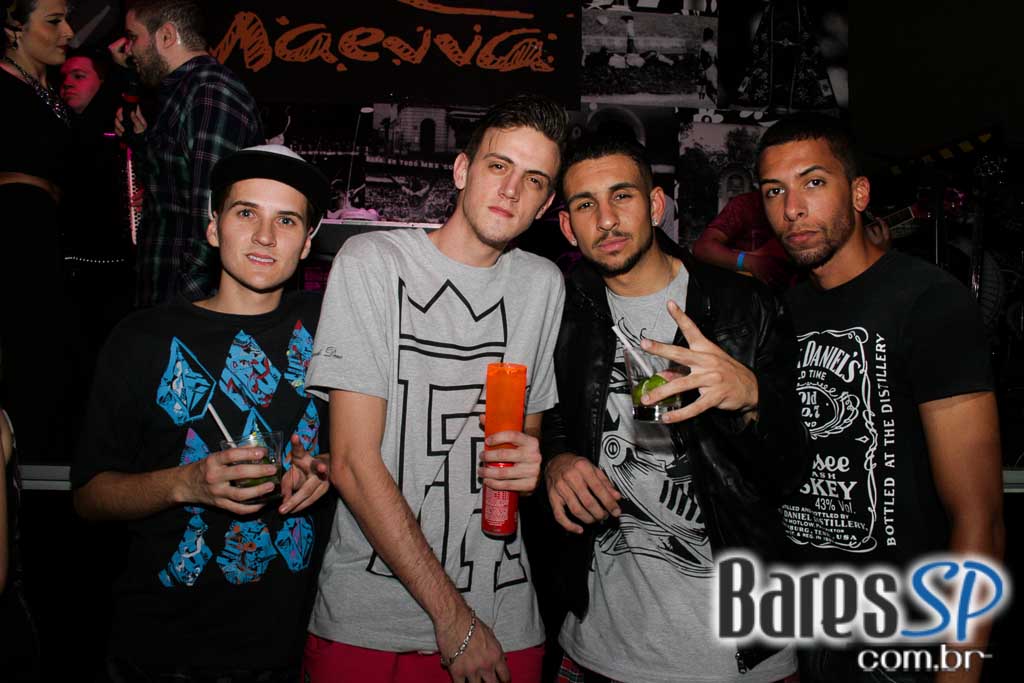 Noite Sertaneja aconteceu sob o comando de convidados no Maevva Bar Noite Sertaneja aconteceu sob o comando de convidados no Maevva Bar