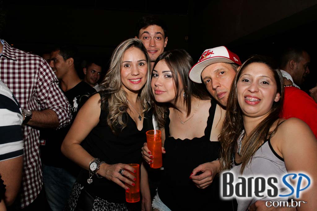 Noite Sertaneja aconteceu sob o comando de convidados no Maevva Bar Noite Sertaneja aconteceu sob o comando de convidados no Maevva Bar