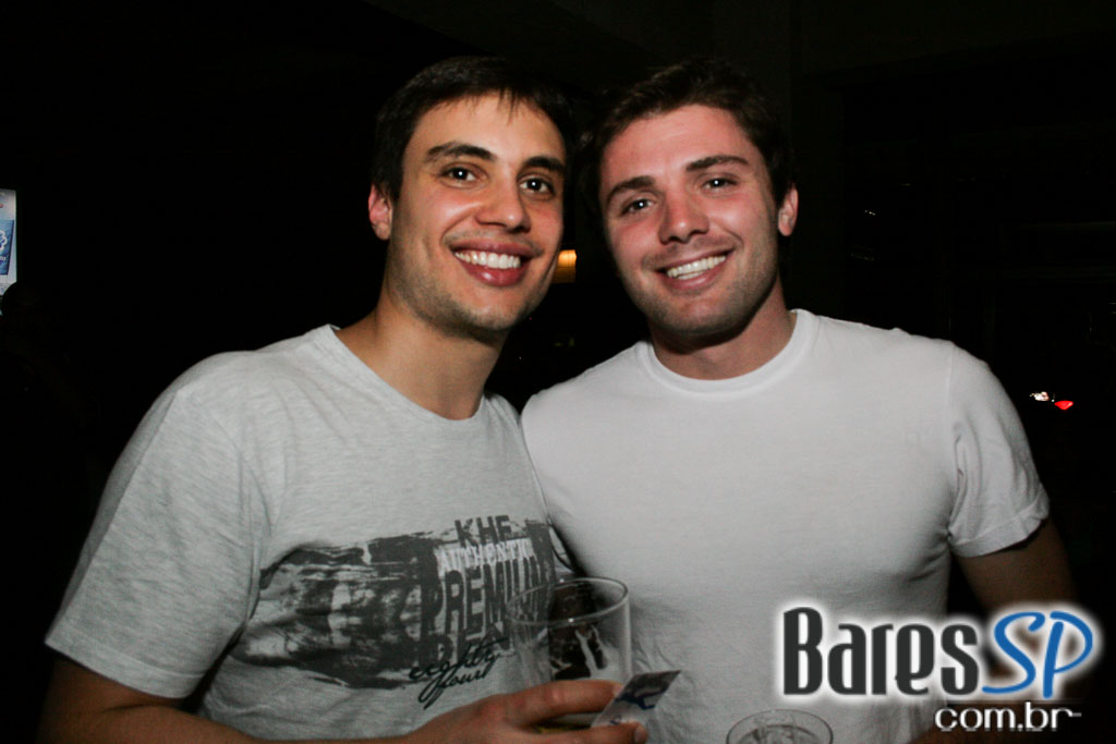 Noite Sertaneja aconteceu sob o comando de convidados no Maevva Bar Noite Sertaneja aconteceu sob o comando de convidados no Maevva Bar