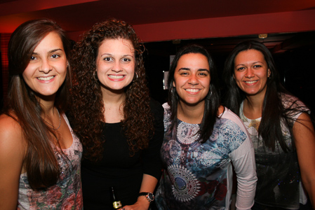 Banda Cherry Soul e DJ Ana Serroni embalaram a noite de sábado no Vermont do Itaim