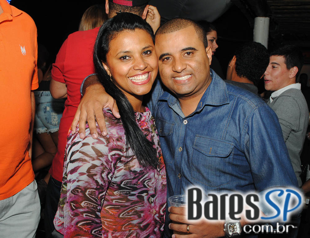 Grupo Pixote e Grupo Razão se apresentaram na balada Santa Aldeia da Vila Olímpia Grupo Pixote e Grupo Razão se apresentaram na balada Santa Aldeia da Vila Olímpia