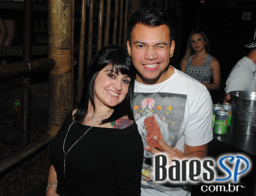 Grupo Pixote e Grupo Razão se apresentaram na balada Santa Aldeia da Vila Olímpia Grupo Pixote e Grupo Razão se apresentaram na balada Santa Aldeia da Vila Olímpia