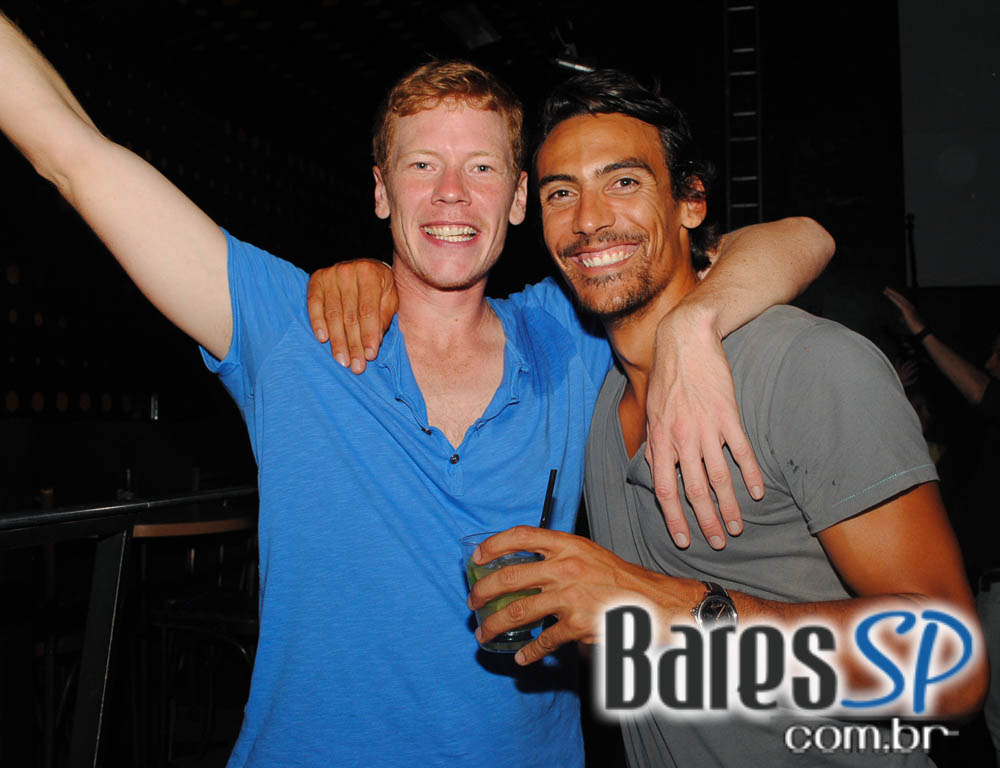 Show com a banda Trave e a cantora Thais Piza aconteceu nesta sexta-feira no Na Mata Café Show com a banda Trave e a cantora Thais Piza aconteceu nesta sexta-feira no Na Mata Café