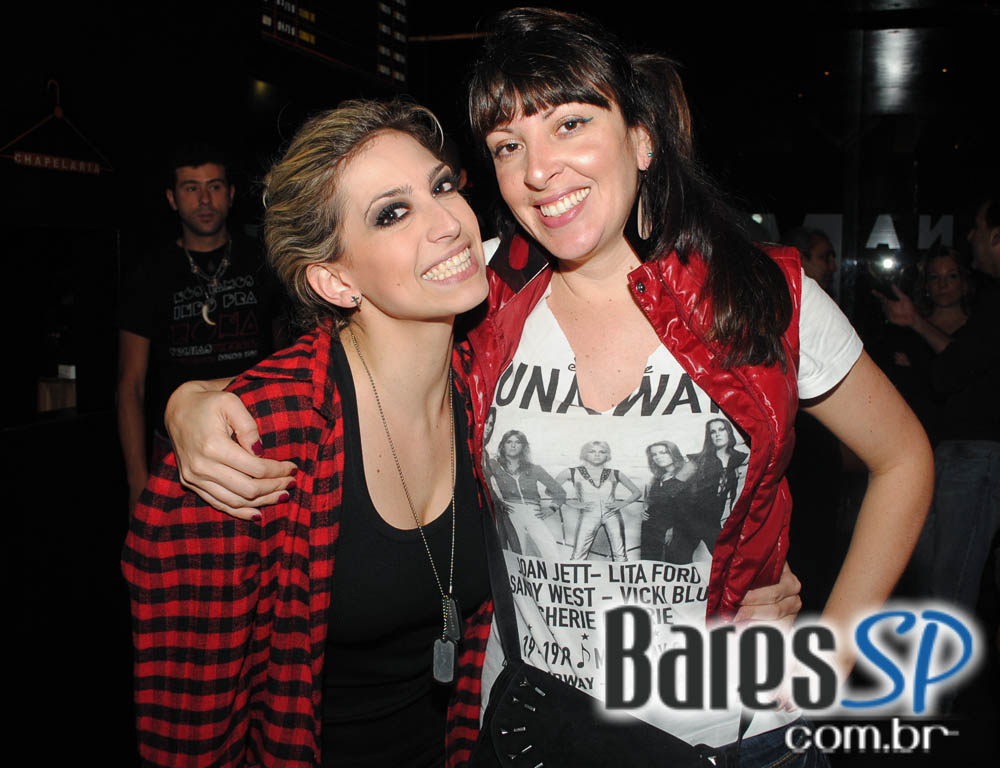 Show com a banda Trave e a cantora Thais Piza aconteceu nesta sexta-feira no Na Mata Café Show com a banda Trave e a cantora Thais Piza aconteceu nesta sexta-feira no Na Mata Café