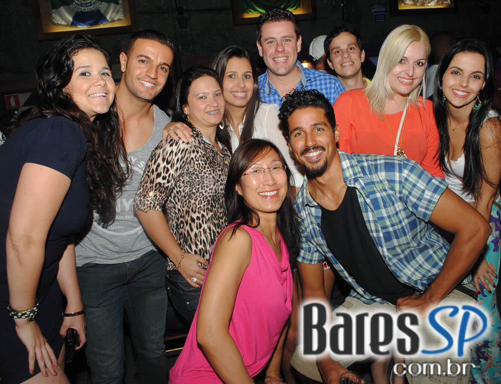 Domingo foi dia de curtir o som do grupo Batuque de Corda no Vila do Samba Domingo foi dia de curtir o som do grupo Batuque de Corda no Vila do Samba