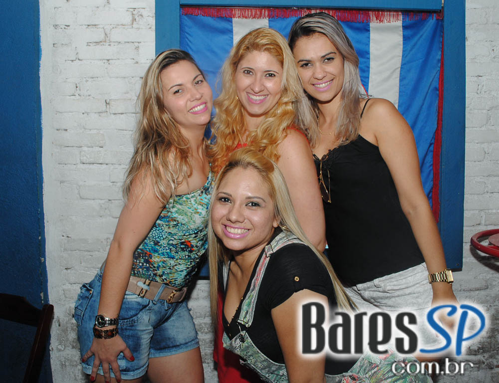 Domingo foi dia de curtir o som do grupo Batuque de Corda no Vila do Samba Domingo foi dia de curtir o som do grupo Batuque de Corda no Vila do Samba