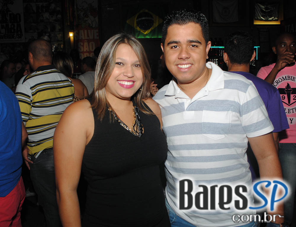 Domingo foi dia de curtir o som do grupo Batuque de Corda no Vila do Samba Domingo foi dia de curtir o som do grupo Batuque de Corda no Vila do Samba