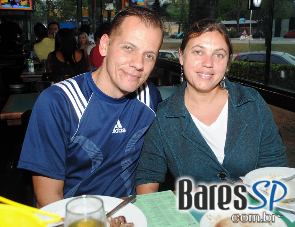 Adega Original Bar recebeu o Domingão Sertanejo que alegrou à noite de domingo da galera Adega Original Bar recebeu o Domingão Sertanejo que alegrou à noite de domingo da galera