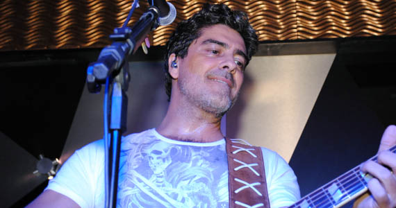 Piove apresentou Francine, Faibe, Junno e Samba na noite de quinta-feira