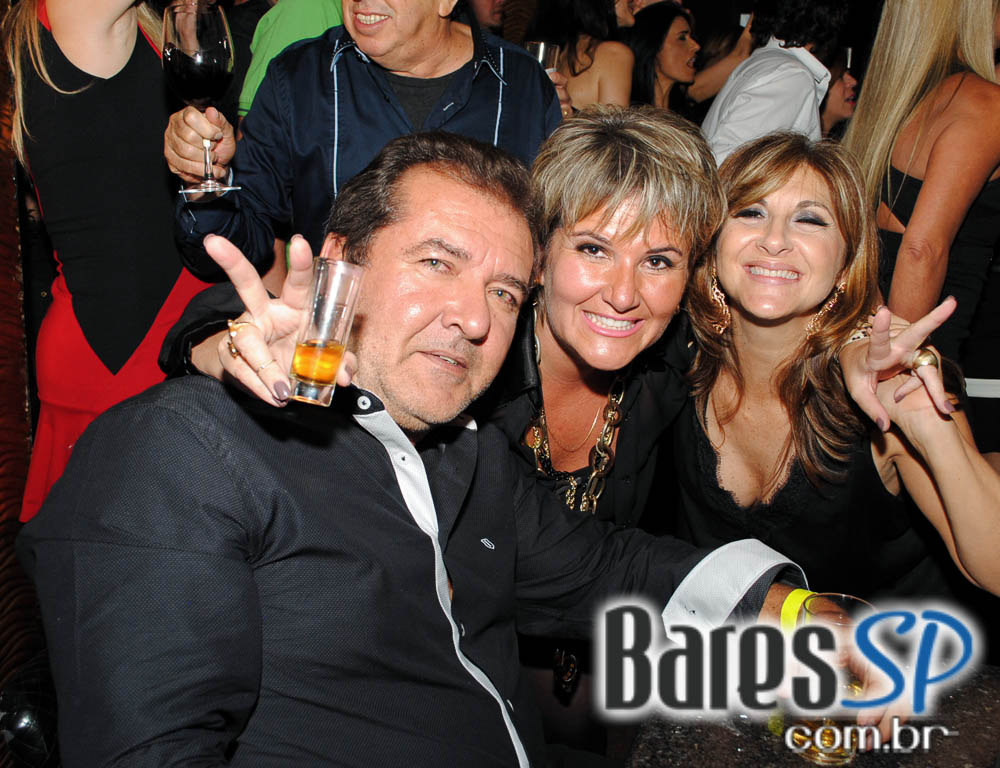 Piove apresentou Francine, Faibe, Junno e Samba na noite de quinta-feira Piove apresentou Francine, Faibe, Junno e Samba na noite de quinta-feira