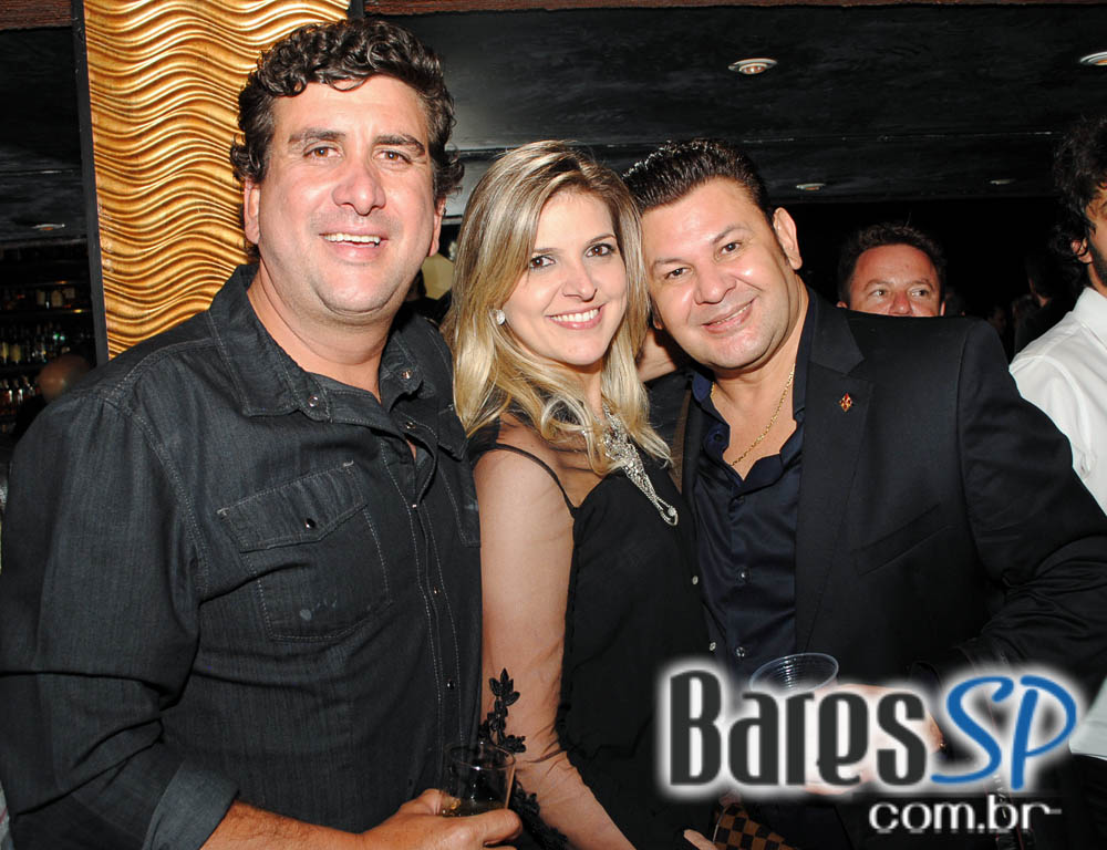 Piove apresentou Francine, Faibe, Junno e Samba na noite de quinta-feira Piove apresentou Francine, Faibe, Junno e Samba na noite de quinta-feira