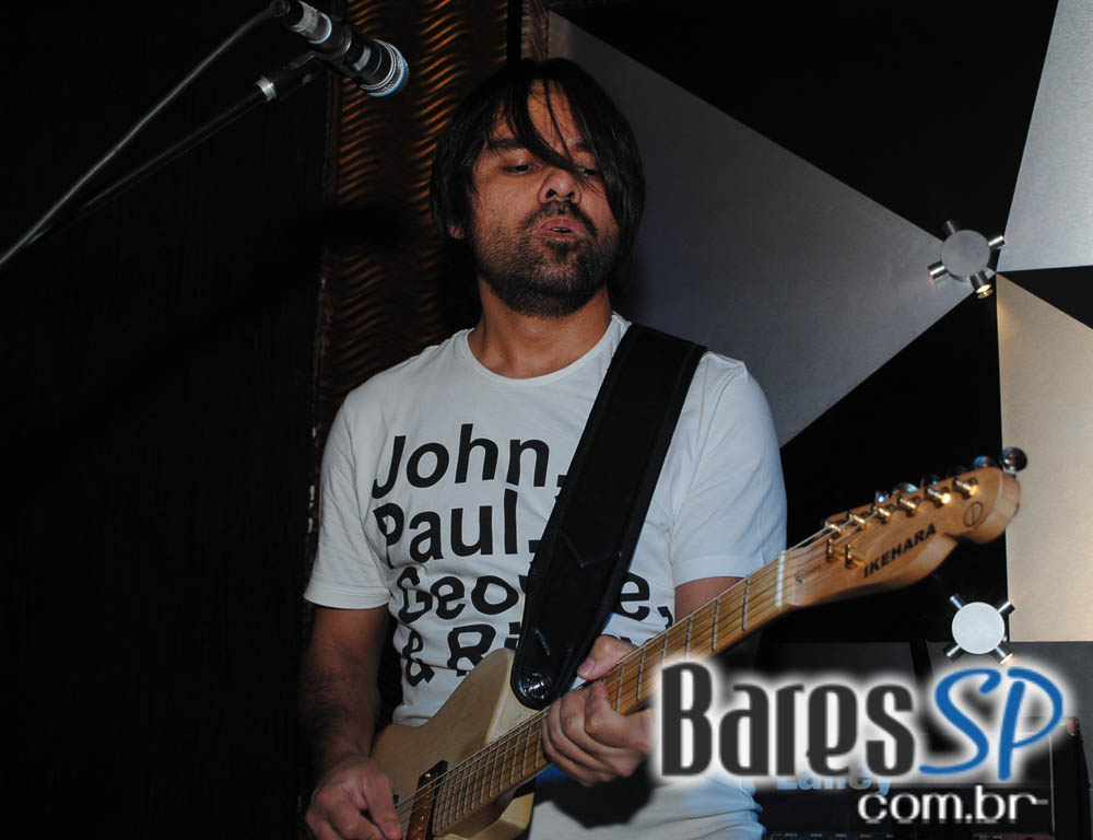 Bandas Kashimir, Faibe e Samba na sexta-feira no Piove Bandas Kashimir, Faibe e Samba na sexta-feira no Piove