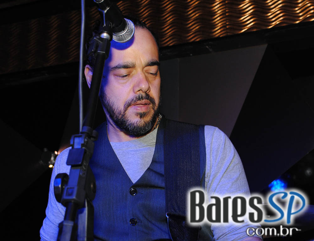 Bandas Kashimir, Faibe e Samba na sexta-feira no Piove Bandas Kashimir, Faibe e Samba na sexta-feira no Piove