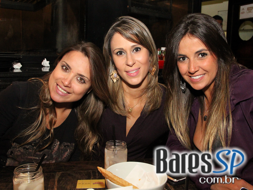 Eu Tu Eles Bar embalou a noite ao som da banda Denise com muito pop e rock Eu Tu Eles Bar embalou a noite ao som da banda Denise com muito pop e rock