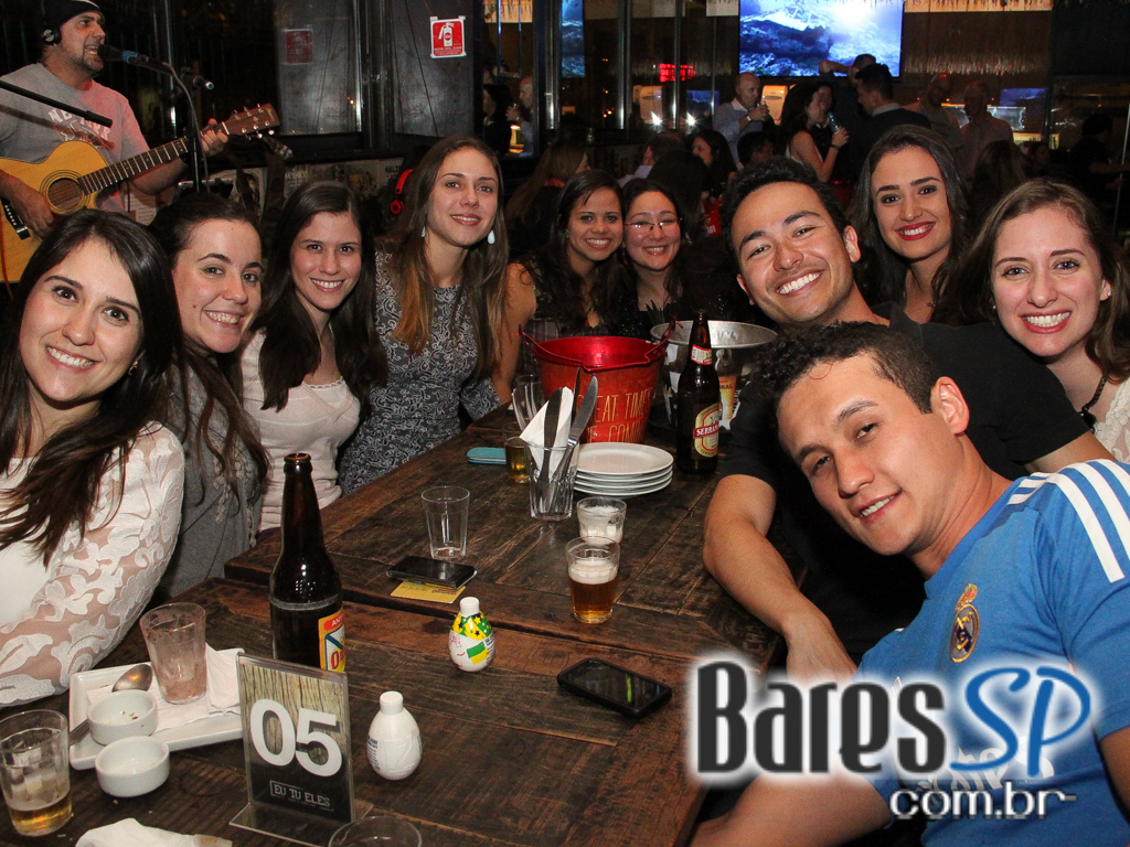 Eu Tu Eles Bar embalou a noite ao som da banda Denise com muito pop e rock Eu Tu Eles Bar embalou a noite ao som da banda Denise com muito pop e rock