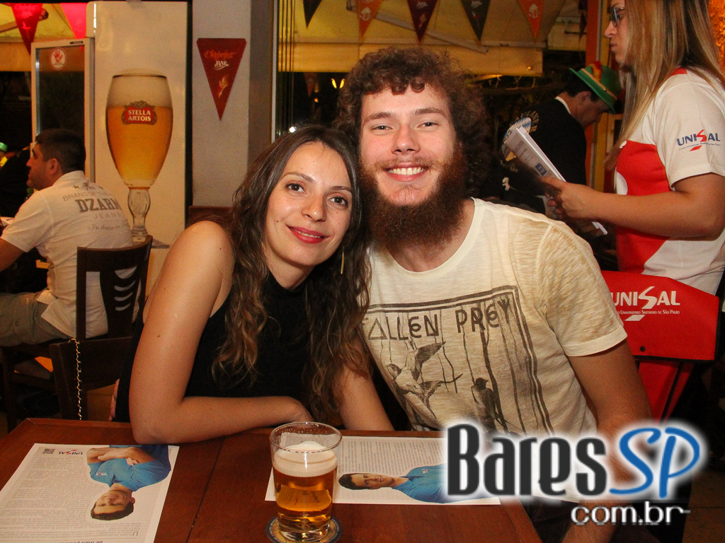 Caetano's Bar tem música alemã ao vivo para acompanhar a cerveja Paulaner - Unisal Caetano's Bar tem música alemã ao vivo para acompanhar a cerveja Paulaner - Unisal